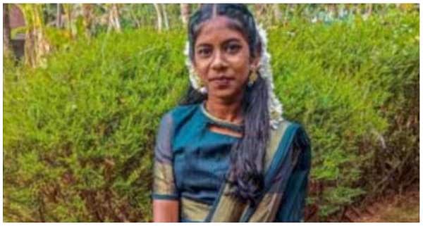 സ്കൂളിലെ ചുവരിൽ മഷിയാക്കി, എട്ടാം ക്ലാസുകാരി ജീവനൊടുക്കിയത് അധ്യാപിക ശകാരിച്ചതിൽ മനം നൊന്ത്; ടീച്ചർക്കെതിരെ അന്വേഷണം