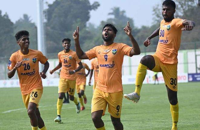 എട്ടുഗോള്‍ ത്രില്ലറില്‍ മഹാരാഷ്ട്രക്കെതിരെ കേരളത്തിന് ആവേശ സമനില 