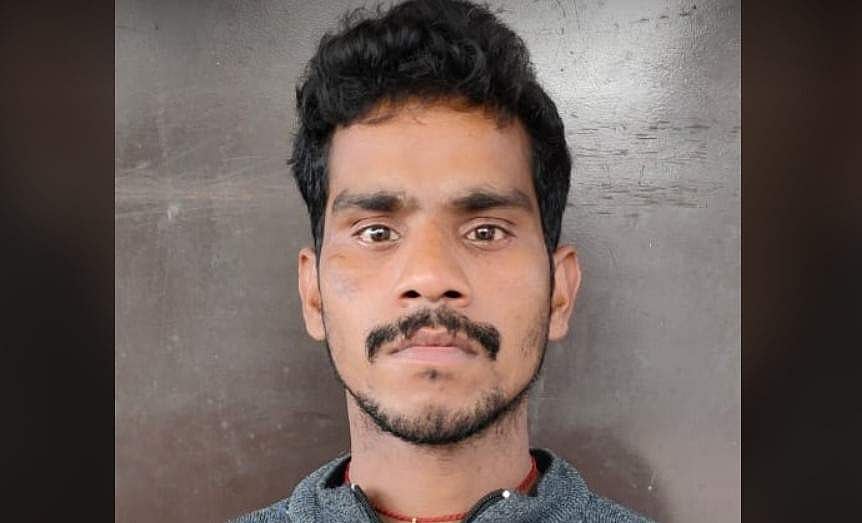 'കമ്പനിയുടെ എംഡി, രഹസ്യനമ്പര്‍ ഷെയര്‍ ചെയ്യരുത്'; 45 ലക്ഷം തട്ടിയെടുത്തു, യുവാവ് പിടിയില്‍ 