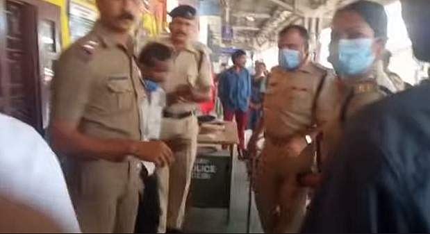 പട്ടാപ്പകലും രക്ഷയില്ല!; നഗരമധ്യത്തില്‍ യുവതിക്ക് നേരെ ലൈംഗികാതിക്രമം; നാട്ടുകാര്‍ക്ക് നേരെ കല്ലേറ്; പ്രതി പിടിയില്‍