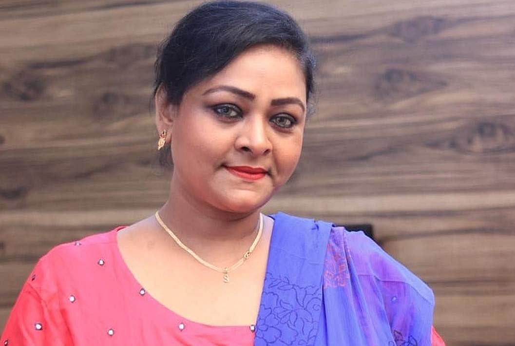 ദൈവത്തിന് പല പദ്ധതികളുണ്ട്; തൈക്കാട്ട് ശിവ ക്ഷേത്രത്തില് വിശിഷ്ടാതിഥിയായി ഷക്കീല; കാണാനെത്തിയത് ആയിരങ്ങൾ