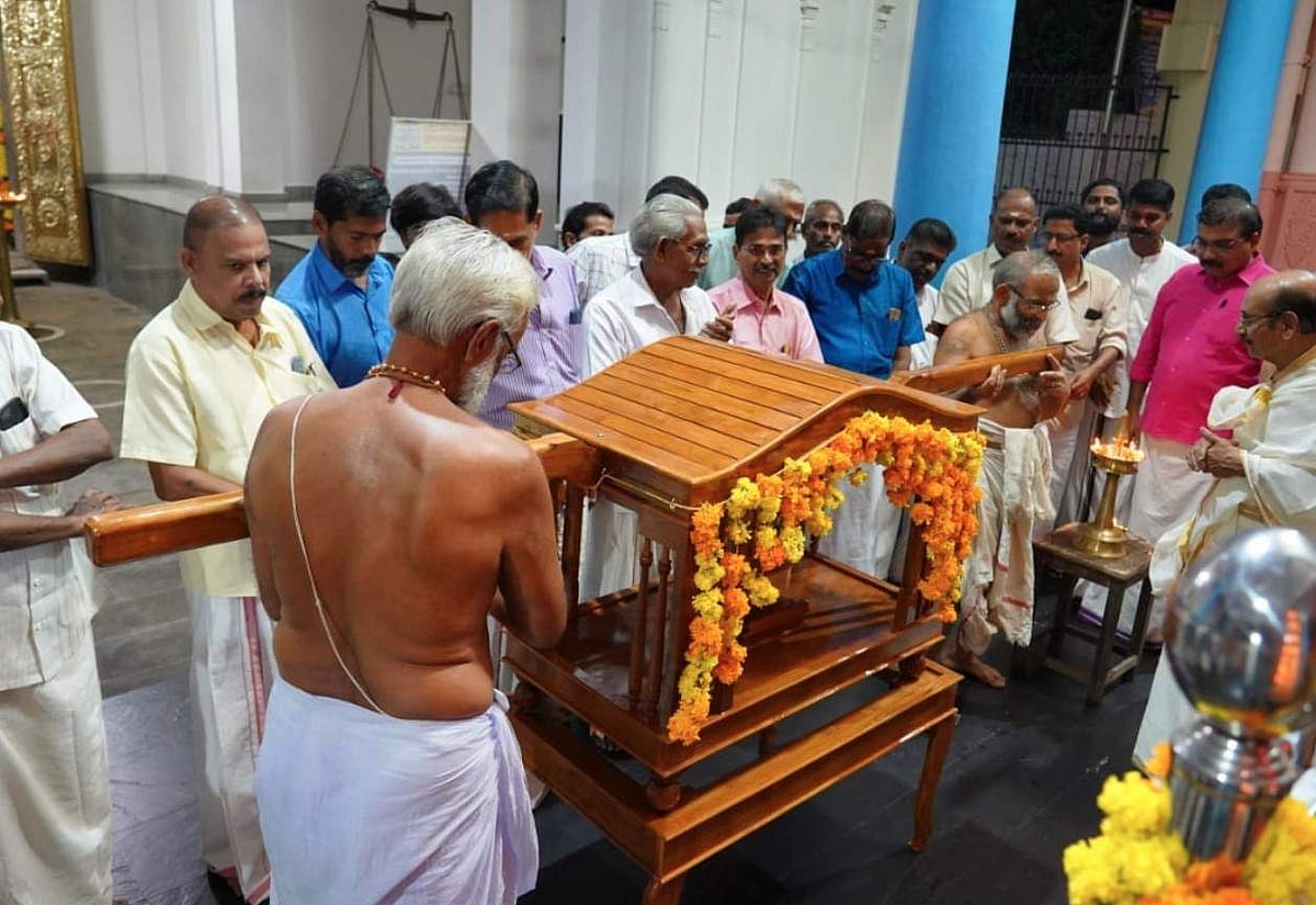ആന വേണ്ട, എഴുന്നള്ളിക്കാൻ പല്ലക്ക് മതി; വ്യത്യസ്ത തീരുമാനവുമായി തിരുവൈരാണിക്കുളം ക്ഷേത്രം