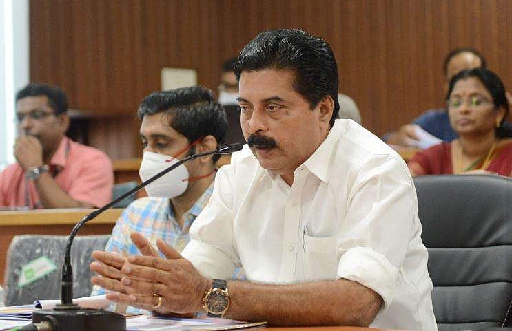 'ബോധരഹിതനായി കിടക്കുന്നവര്‍ക്ക് വെള്ളം നല്‍കണമെങ്കില്‍ എംഎല്‍എ ഒരു കത്തുതരൂ'; മന്ത്രിയുടെ മറുപടി