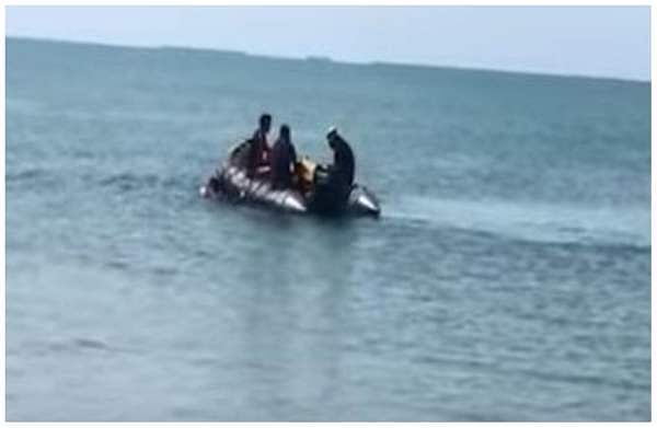 കള്ളക്കടത്തുകാര്‍ കടലില്‍ എറിഞ്ഞ 12 കിലോ സ്വര്‍ണം കണ്ടെത്തി