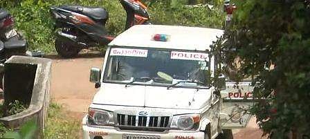 'മദ്യപിച്ച് ലക്കുകെട്ട അവസ്ഥയിൽ'; കട അടയ്ക്കുകയായിരുന്ന കുടുംബത്തിനു നേരെ എസ്ഐയുടെ പരാക്രമം, 10 വയസുകാരിക്കുൾപ്പടെ പരിക്ക്