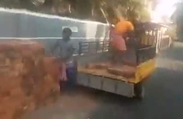 'ലൈഫ് മിഷനുള്ള പൊങ്കാല കല്ലുകൾ അടിച്ചു മാറ്റുന്നു'- വീഡിയോ വ്യാജമെന്ന് പൊലീസ്; മേയറുടെ പരാതി