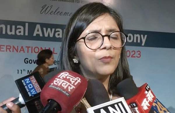 'ഞാന്‍ കുട്ടിയായിരുന്നപ്പോള്‍ അച്ഛനില്‍ നിന്നും ലൈംഗികാതിക്രമം നേരിട്ടിരുന്നു'; ഞെട്ടിക്കുന്ന വെളിപ്പെടുത്തലുമായി ഡല്‍ഹി വനിതാ കമ്മീഷന്‍ മേധാവിയും- വീഡിയോ 