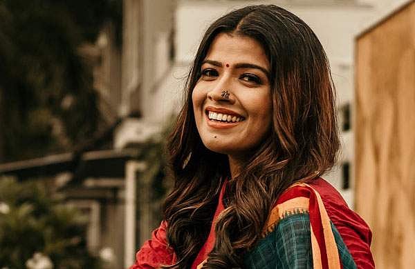 ​ഗായിക അമൃത സുരേഷിന്റെ തലയ്ക്ക് പരിക്ക്; രണ്ട് സ്റ്റിച്ചിട്ടെന്ന് താരം