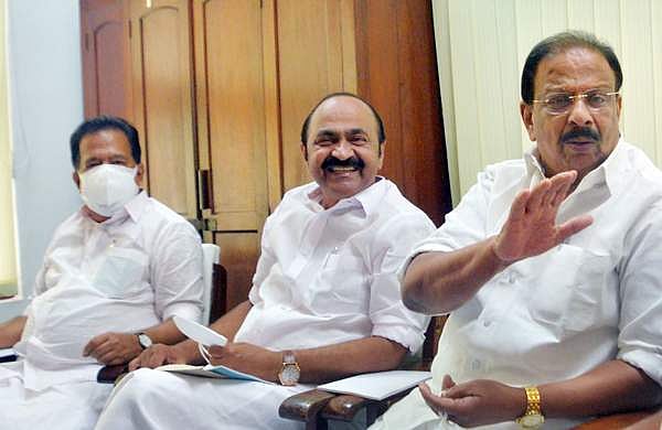 പിണറായി സര്ക്കാരിന്റെ രണ്ടാം വാര്ഷികത്തില് സെക്രട്ടേറിയറ്റ് വളയും; സമരം കടുപ്പിക്കാന് യുഡിഎഫ്