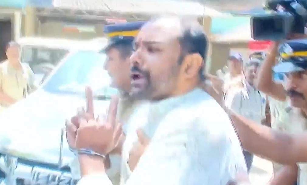 അലമാരയുടെ ചില്ല് തല കൊണ്ടടിച്ച് തകര്‍ത്തു; പൊലീസ് സ്‌റ്റേഷനില്‍ പീഡനക്കേസ് പ്രതിയുടെ പരാക്രമം