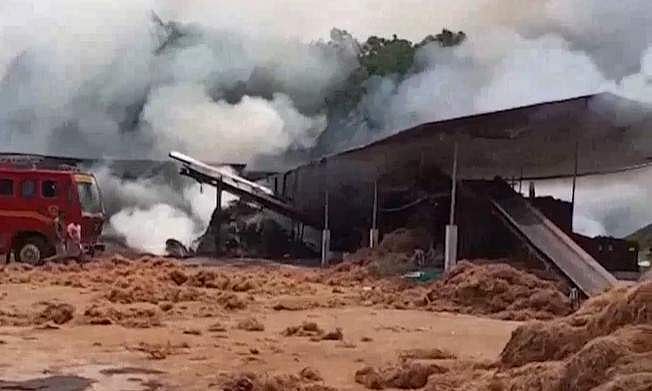 കോഴിക്കോട് ചകിരി ഫാക്ടറിക്ക് തീപിടിച്ചു