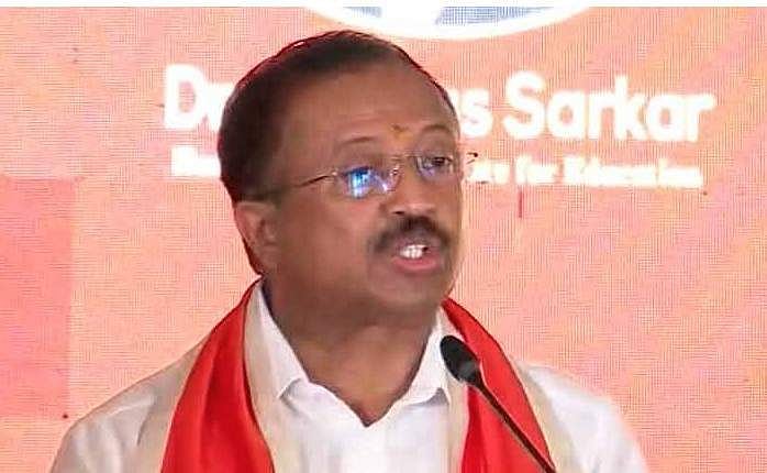 മോദിയെ പ്രശംസിച്ചു; വി മുരളീധരന്റെ പ്രസംഗത്തിന് കൂകിവിളിച്ച് വിദ്യാര്‍ഥികള്‍