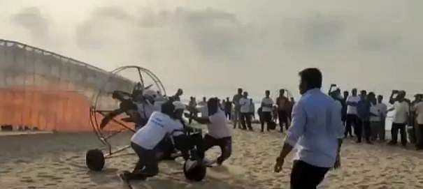പാരാഗ്ലൈഡിങിനിടെ അപകടം; ആന്ധ്രാ മന്ത്രി രക്ഷപ്പെട്ടത് തലനാരിഴയ്ക്ക് (വീഡിയോ) 