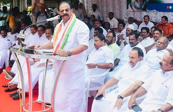 'തീ കുണ്ഡം കടന്നവരാണ് കോണ്‍ഗ്രസുകാര്‍, വെറുതെ ചൂട്ട് കാട്ടി പേടിപ്പിക്കരുത്'