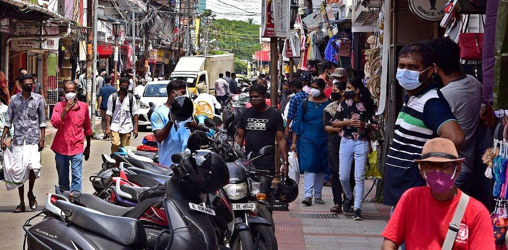 കൊച്ചിയിൽ വാതക ചോർച്ച, ന​ഗരത്തിൽ രൂക്ഷ​ഗന്ധം 