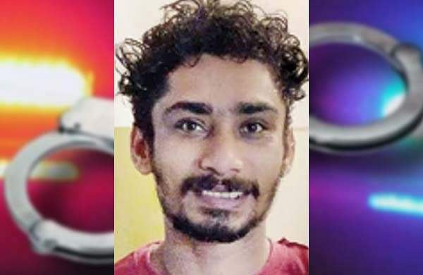 വണ്ടിയോടിച്ചപ്പോൾ പൊടിപാറി, തർക്കത്തിൽ ഇടപെട്ടത് ഇഷ്ടപ്പെട്ടില്ല; അയൽവാസിയുടെ വീട്ടിൽ കയറി തീയിട്ടു; യുവാവ് അറസ്റ്റിൽ 