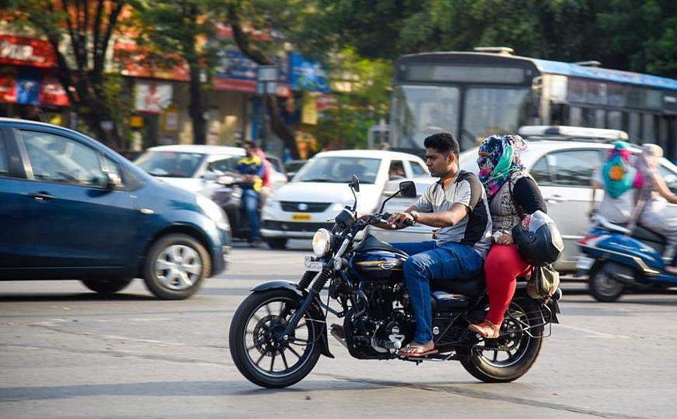 ലൈസന്‍സ് ഇല്ലാത്ത യാത്രയ്ക്ക് 5000 രൂപ; ഹെല്‍മറ്റ് ഇല്ലെങ്കില്‍ 500 രൂപ; നിയമലംഘനം കണ്ടെത്താന്‍ എഐ ക്യാമറകള്‍; പിഴത്തുക ഇങ്ങനെ
