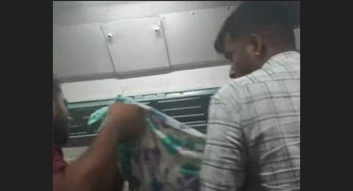ആലപ്പുഴ- കണ്ണൂർ എക്സ്പ്രസിനുള്ളിൽ യാത്രക്കാരൻ തീയിട്ടു; അഞ്ച് പേർക്ക് പൊള്ളൽ