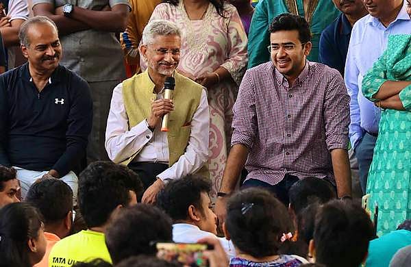 'മറ്റുള്ളവരുടെ കാര്യത്തില്‍ ഇടപെടുന്ന മോശം ശീലം പാശ്ചാത്യര്‍ക്കുണ്ട്; അത് ദൈവം നല്‍കിയ അവകാശമായാണ് അവര്‍ കരുതുന്നത്'