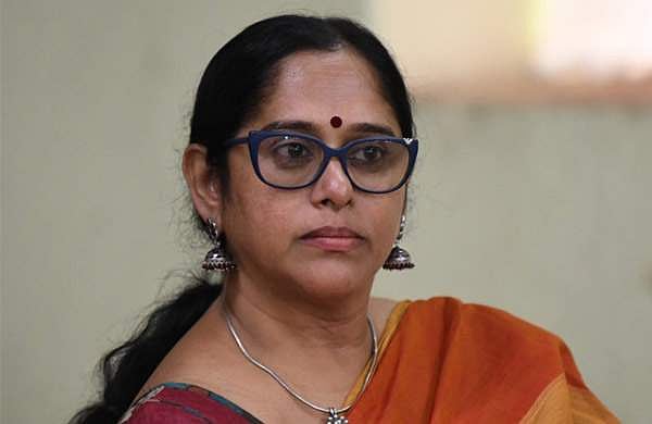 'മകന് സിനിമയിൽ അവസരം, മൂന്നു ലക്ഷം തട്ടി'; തന്റെ പേരിൽ തട്ടിപ്പ് നടത്തിയ ആൾക്കെതിരെ കുറിപ്പുമായി സജിത മഠത്തിൽ