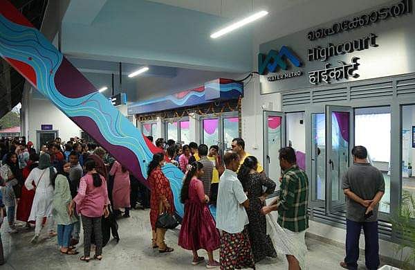 ആദ്യ ദിനത്തില്‍ യാത്ര ചെയ്തത് 6559 പേര്‍; 'ഹിറ്റ്' ആയി വാട്ടര്‍ മെട്രോ