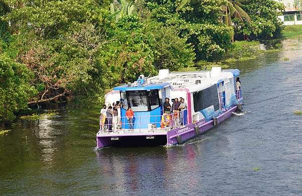 വാട്ടർ മെട്രോ: വൈറ്റില-കാക്കനാട് സര്‍വീസും ഹിറ്റ്; രാവിലെയും വൈകിട്ടും മൂന്നു വീതം സർവീസുകൾ
