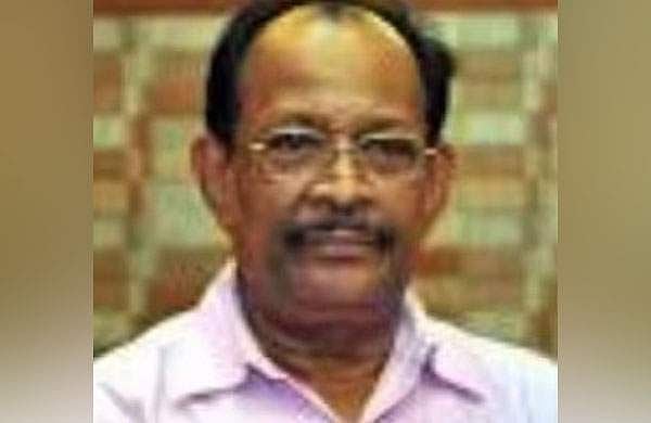 സംവിധായകൻ എം മോഹൻ വേദിയിൽ കുഴഞ്ഞു വീണു