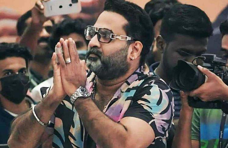 'നിങ്ങളുടെ നമ്പർ എന്റെ ഇൻബോക്സിൽ അയക്കൂ;' പല്ലു പൊടിഞ്ഞ നടന്റെ പേര് ചോദിച്ചയാളോട് ടിനി ടോം