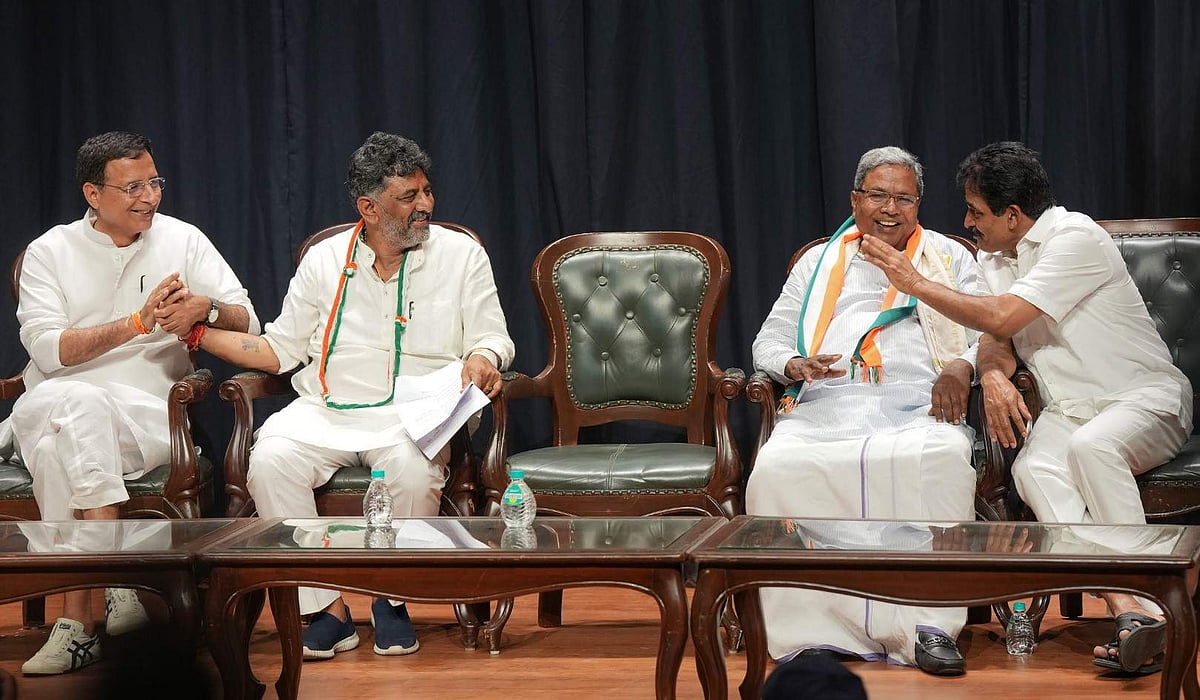 സത്യപ്രതിജ്ഞ വ്യാഴാഴ്ച? മുഖ്യമന്ത്രിയിൽ സസ്പെൻസ് തുടരുന്നു