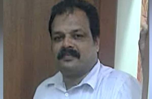ചീട്ടുകളി സംഘമുണ്ടായിരുന്ന മുറി ചവിട്ടി തുറക്കാന്‍ ശ്രമം; എസ്‌ഐ കെട്ടിടത്തില്‍ നിന്ന് വീണ് മരിച്ചു