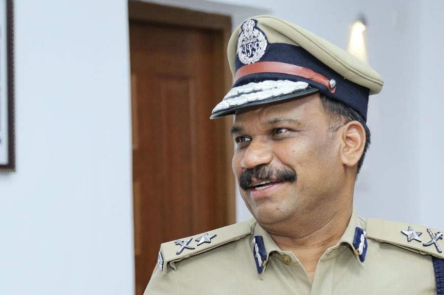 എലത്തൂര് ട്രെയിന് തീവയ്പ് കേസിലെ വിവരങ്ങള് ചോര്ത്തി; ഐജി പി വിജയനെ സസ്പെന്ഡ് ചെയ്തു