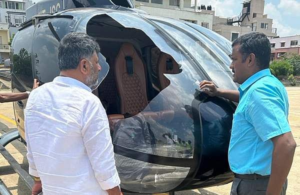 ഹെലികോപ്റ്ററില്‍ പരുന്ത് ഇടിച്ചു; ചില്ലു തകര്‍ന്നു, അടിയന്തര ലാന്‍ഡിങ്, ഡികെ ശിവകുമാര്‍ രക്ഷപ്പെട്ടത് തലനാരിഴയ്ക്ക്
