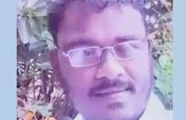 നൊമ്പരമായി മനീഷ്; വള്ളം മറിഞ്ഞ് കായലില്‍ വീണവരെ രക്ഷിക്കാന്‍ ചാടി, യുവാവിന്റെ മൃതദേഹം കണ്ടെത്തി 