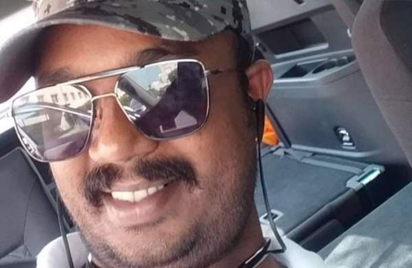 ഓട്ടോ ഓടിക്കുന്നതിനിടെ ദേഹാസ്വാസ്ഥ്യം; റോഡിലേക്ക് തെറിച്ചു വീണു ഡ്രൈവർ മരിച്ചു, യാത്രക്കാരിക്ക് പരിക്ക്
