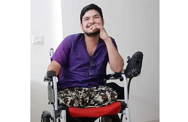 അപകടത്തില്‍ രണ്ടു കാലുകളും കൈയും നഷ്ടപ്പെട്ടു, പ്രതിസന്ധിയില്‍ തളര്‍ന്നില്ല; സിവില്‍ സര്‍വീസ് പരീക്ഷയില്‍ വിജയം, പ്രചോദിപ്പിക്കുന്ന കഥ