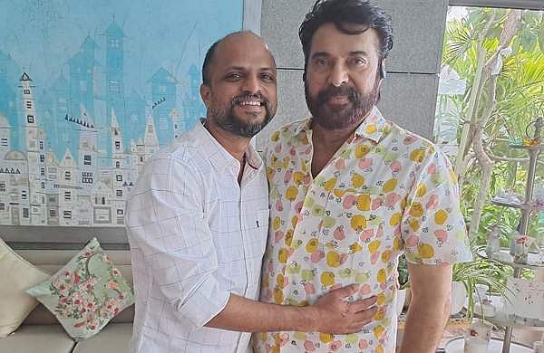 'ആകാശത്തല്ലാതെ ഈ ഭൂമിയില്‍ ജനിച്ച ഒരേ ഒരു താരം'; 150 കോടി നേട്ടത്തിനു പിന്നാലെ മമ്മൂട്ടിയെ കണ്ട് ജൂഡ്