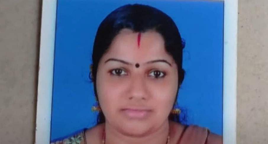 സാജു നിലത്ത് വീഴുന്നത് വരെ മൺവെട്ടികൊണ്ട് അടിച്ചു, തലയിൽ നിരവധി ക്ഷതങ്ങൾ; ഭാര്യ പ്രിയങ്ക റിമാന്റിൽ