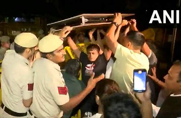 ജന്തര്‍മന്തറില്‍ സംഘർഷം; പൊലീസും ​ഗുസ്തി താരങ്ങളും ഏറ്റുമുട്ടി, രണ്ടു പേർക്ക് പരിക്ക്