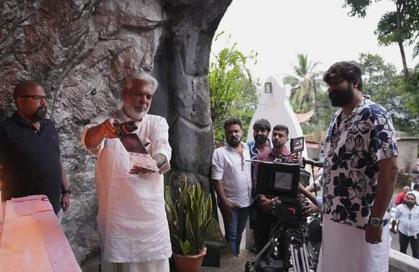 ​ഗതാ​ഗതം തടസപ്പെടുത്തി, ജോഷി ചിത്രം ആന്റണിയുടെ ചിത്രീകരണത്തിനെതിരെ മുഖ്യമന്ത്രിക്ക് പരാതി 