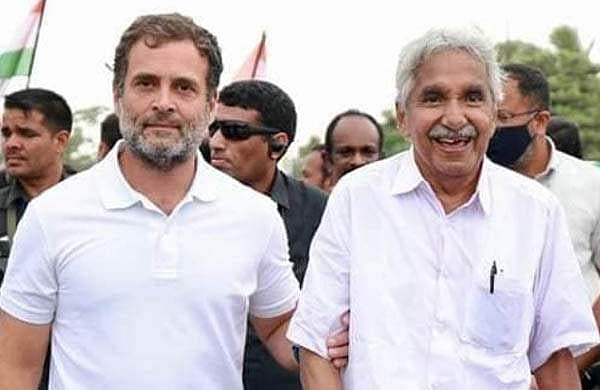 ഉമ്മൻചാണ്ടിയുടെ ആരോ​ഗ്യനിലയിൽ പുരോ​ഗതി; ആശുപത്രിയിൽ കാണാനെത്തി രാഹുൽ​ഗാന്ധി 