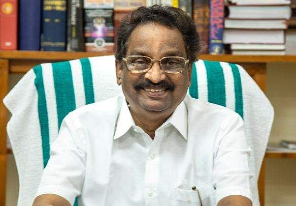 'കാലിയായ ഖജനാവുമായിരിക്കുന്ന ഒരാളുടെ കൂടെയിരിക്കാന്‍ ആരെങ്കിലും 82 ലക്ഷം കൊടുക്കുമോ?'