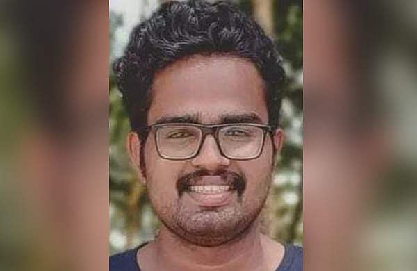 ഉച്ചയ്ക്ക് വീട്ടിൽ നിന്നിറങ്ങി; നഴ്സിങ് വിദ്യാർത്ഥി ചെമ്മീൻകെട്ടിൽ മരിച്ച നിലയിൽ