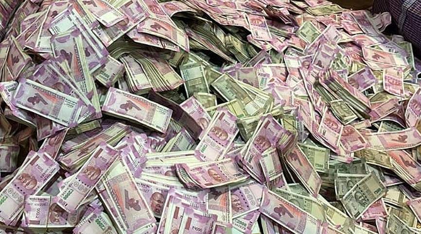 എത്തിയത് 10,000 കോടി; സംസ്ഥാനത്തേക്ക് ഹവാലപ്പണം ഒഴുകുന്നു; 15 ഇടങ്ങളിൽ ഇഡി റെയ്ഡ്