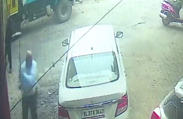 വിവാഹമോചനക്കേസ് നീളുന്നതിൽ പ്രകോപിതനായി; തിരുവല്ല കുടുംബ കോടതിയിൽ ജഡ്ജിയുടെ വാഹനം അടിച്ചു തകർത്തു