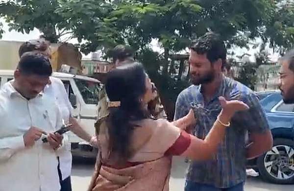 കയ്യേറ്റം ഒഴിപ്പിക്കാൻ വന്ന എൻജിനീയറുടെ മുഖത്തടിച്ച് വനിത എംഎൽഎ; വൈറൽ വിഡിയോ
