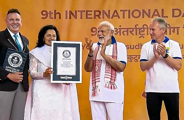 ചരിത്രമെഴുതി; യുഎന്‍ ആസ്ഥാനത്തെ യോഗാ ദിനാഘോഷത്തിന് ലോക റെക്കോര്‍ഡ് (വീഡിയോ)