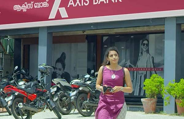 ഒറ്റ പ്ലാറ്റ്‌ഫോമില്‍ നിന്ന് മറ്റു ബാങ്കുകളിലെ ഇടപാടുകള്‍ കൂടി ട്രാക്ക് ചെയ്യാം; 'ആക്സിസ് വൺ വ്യൂ', രാജ്യത്ത് ആദ്യം 