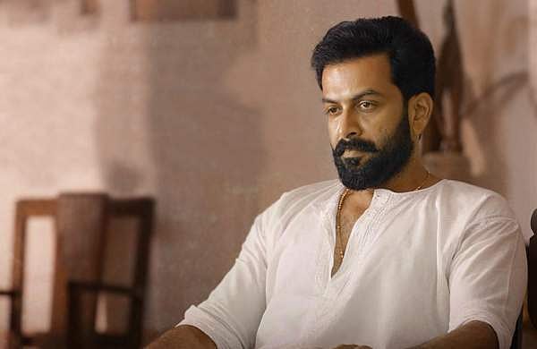 അനധികൃതമായി പാടം നികത്തി; പൃഥ്വിരാജ് ചിത്രത്തിന്റെ സെറ്റ് നിര്‍മ്മാണം തടഞ്ഞു