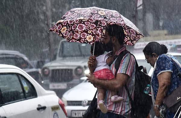 ഇന്നും അതിതീവ്ര മഴ; ഇടുക്കിയിലും കണ്ണൂരും റെഡ്; പത്ത് ജില്ലകളിൽ ഓറഞ്ച് അലർട്ട്