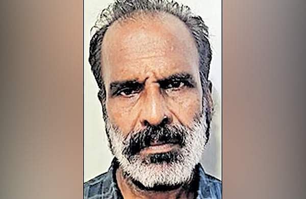 പെൺമക്കളെ ഐസ്‌ക്രീമിൽ വിഷം കലർത്തിയും സീലിങ്‌ ഫാനിൽ കെട്ടിത്തൂക്കിയും കൊന്നു; പിതാവ് അറസ്റ്റിൽ